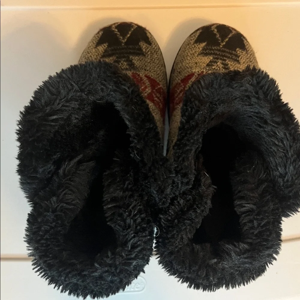 Indigo Road‎ Faux Fur Lined Boots Black Red Southwest Pattern Travas Size 9